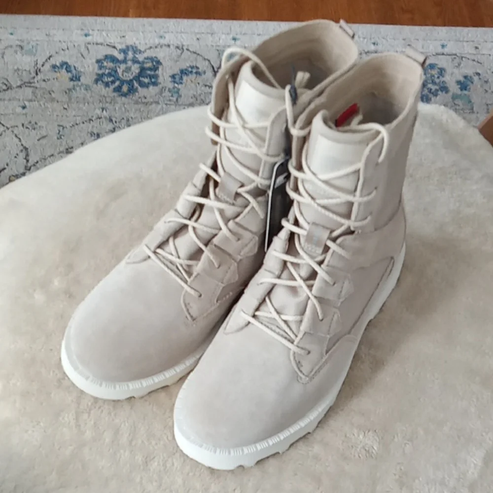 Sorel women's boots-LIKE NEW
